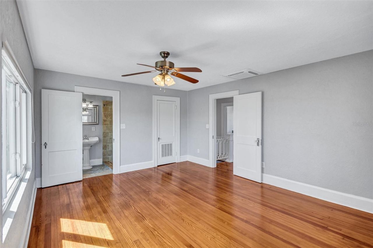 120 Park Street N, Saint Petersburg, FL 33710 Photo