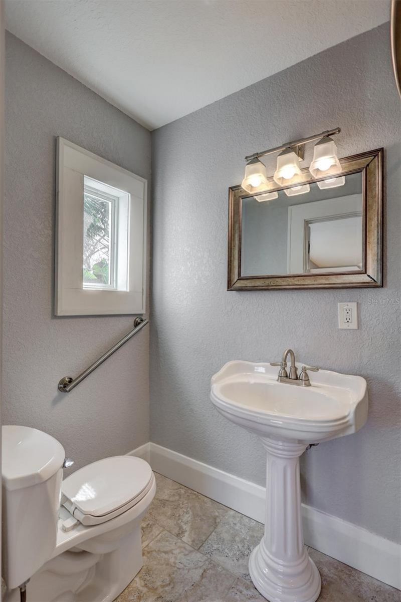 120 Park Street N, Saint Petersburg, FL 33710 Photo