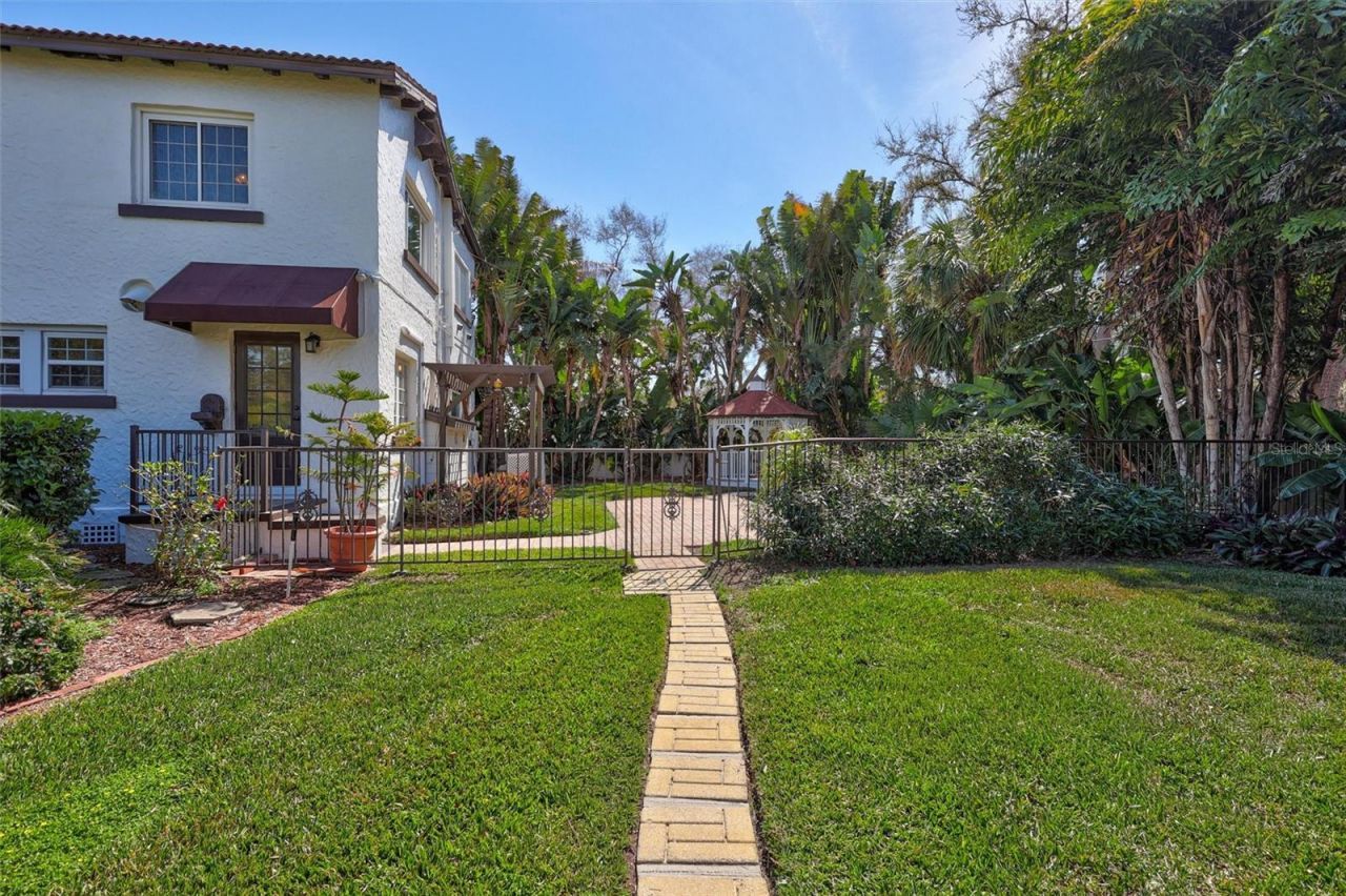 120 Park Street N, Saint Petersburg, FL 33710 Photo