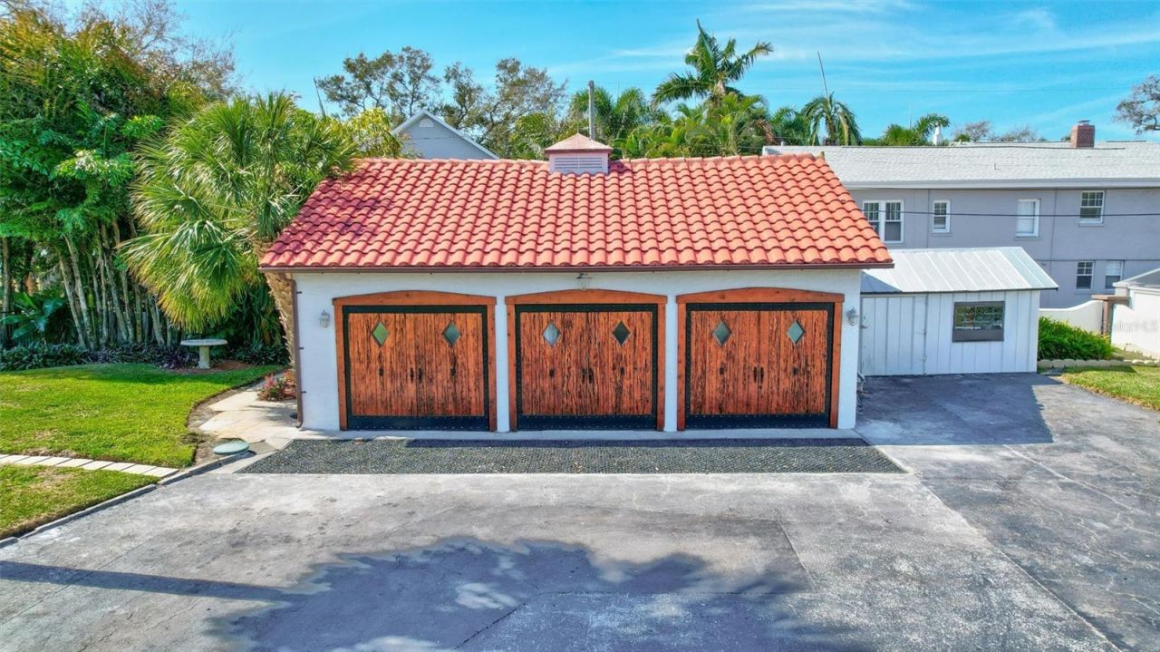 120 Park Street N, Saint Petersburg, FL 33710 Photo