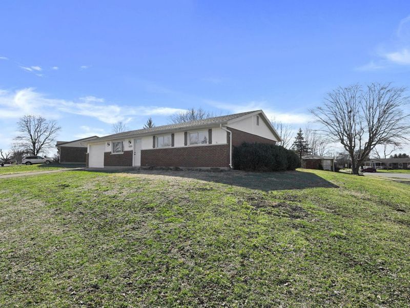 1935 Arapaho Drive, Circleville, OH 43113 Photo 4