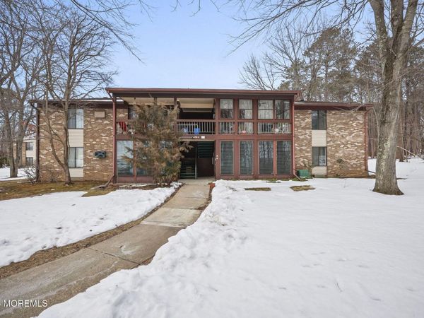 110 Amberly Drive, Unit A, Manalapan, NJ 07726