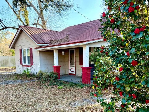 198 Holmesville Avenue, Baxley, GA 31513