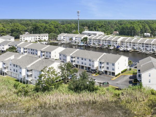 2421 Beachview Drive, Ocean Springs, MS 39564