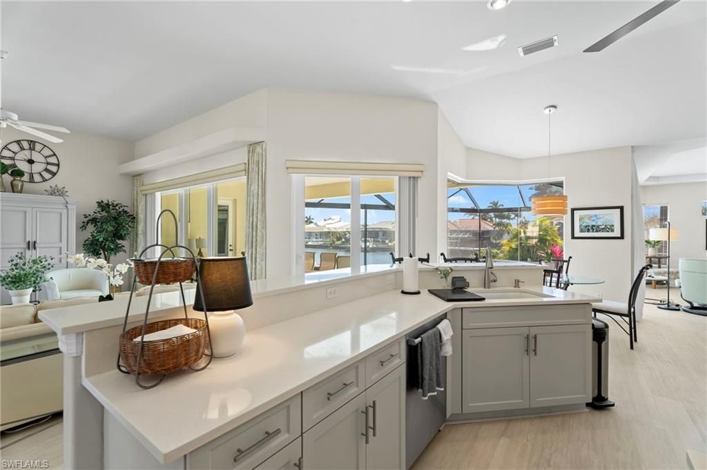 2724 SW 45th St , Cape Coral, FL 33914 Photo