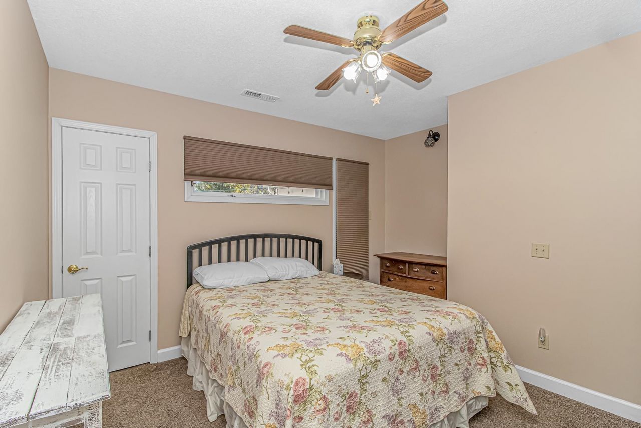 2104 Adams Circle  Photo 10