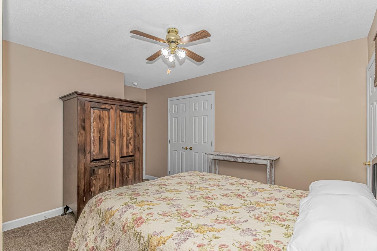 2104 Adams Circle  Photo 11