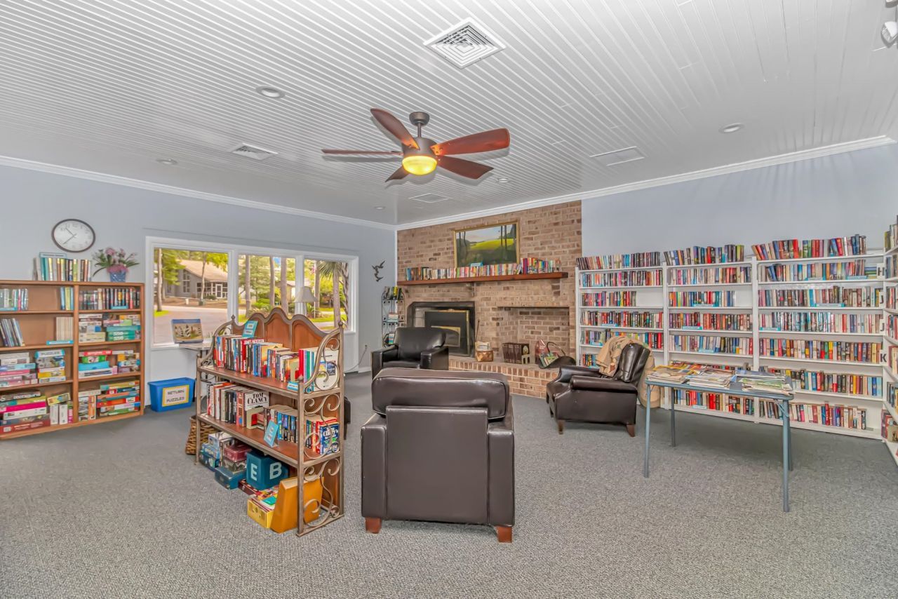 2104 Adams Circle  Photo 23