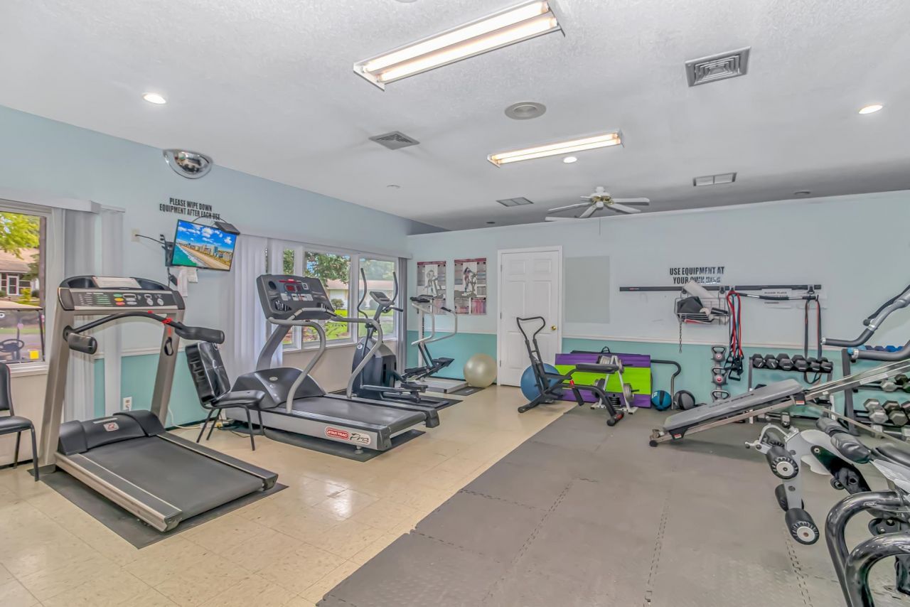 2104 Adams Circle  Photo 24