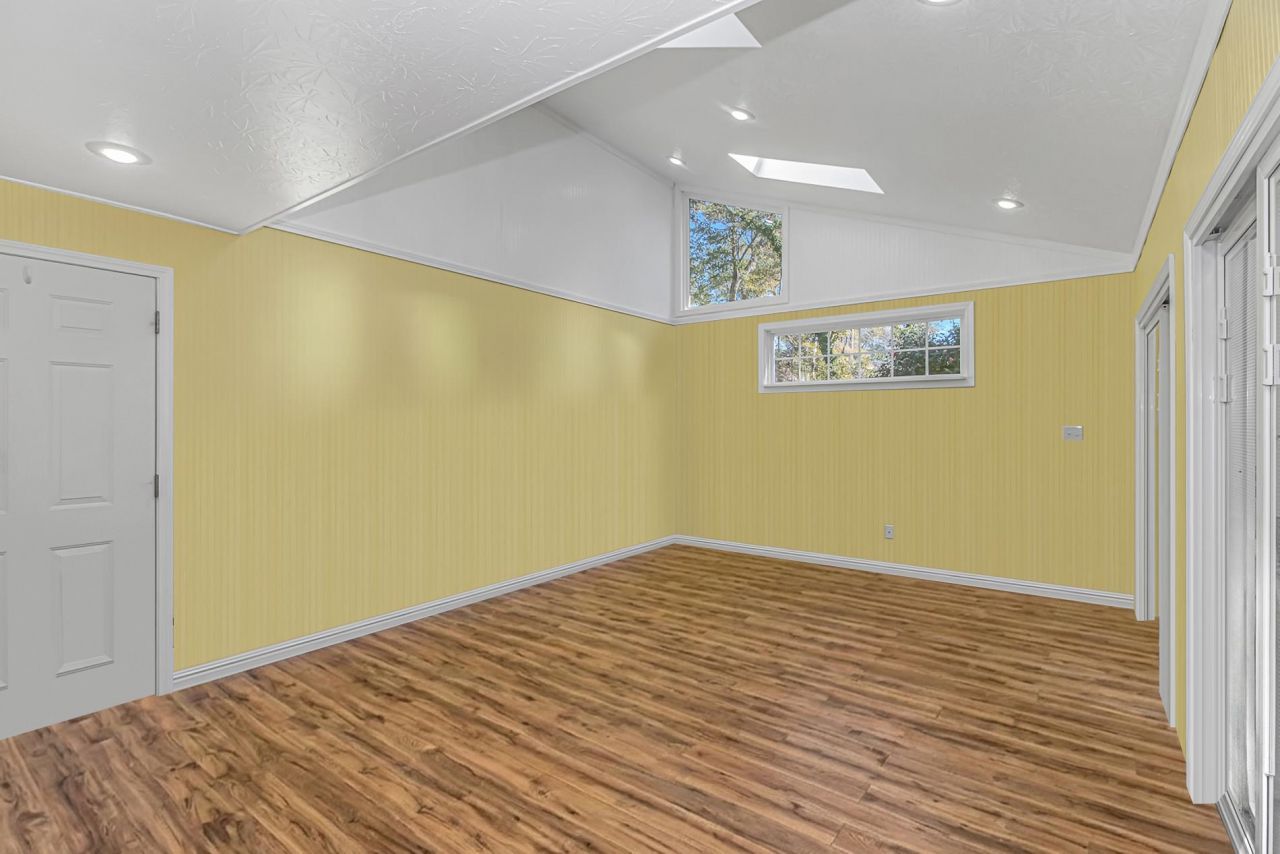 2104 Adams Circle  Photo 8