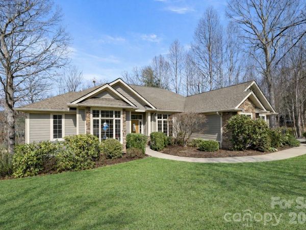 1410 Mountain Meadow Drive, Hendersonville, NC 28739