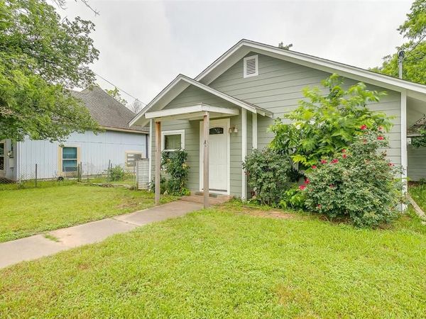 1109 Chase Avenue , Cleburne, TX 76031