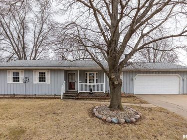 204 CYPRESS Street, Pekin, IL 61554