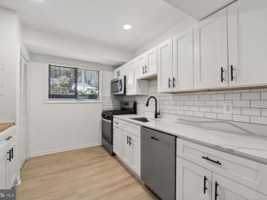 55 SKYHILL ROAD, Unit 101, ALEXANDRIA, VA 22314