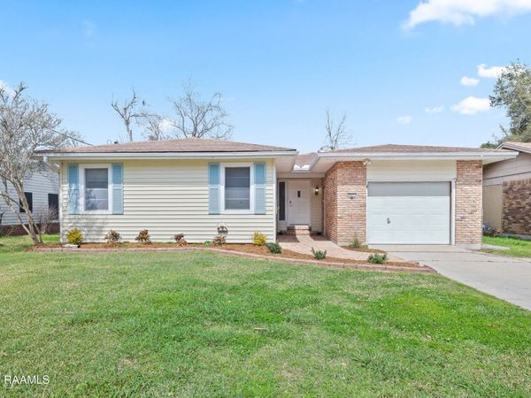 631 Everette Street , New Iberia, LA 70563