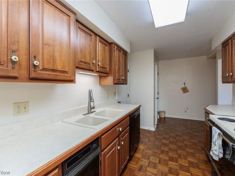 8747 Fox Rest Drive, Brecksville, OH 44141 Photo 18