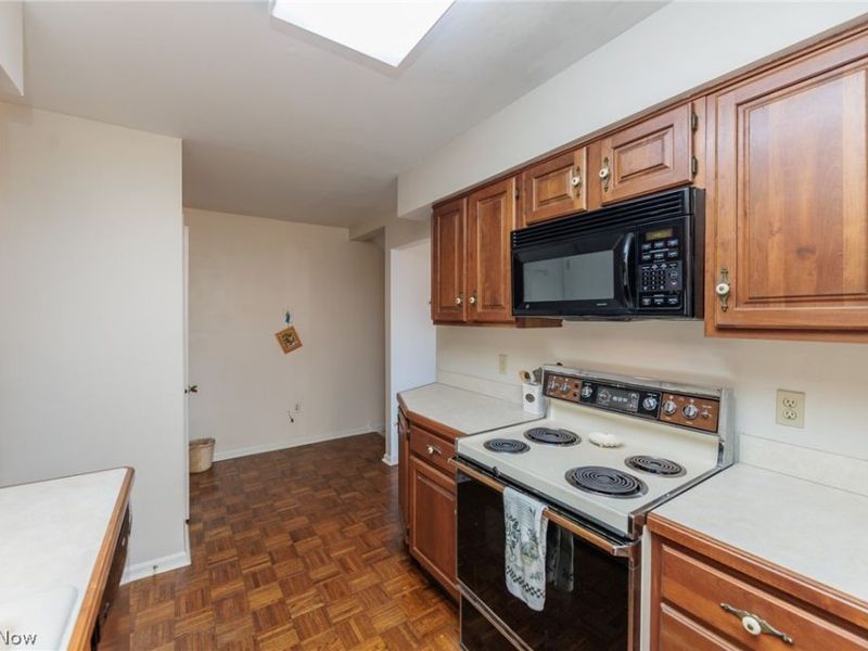 8747 Fox Rest Drive, Brecksville, OH 44141 Photo 19