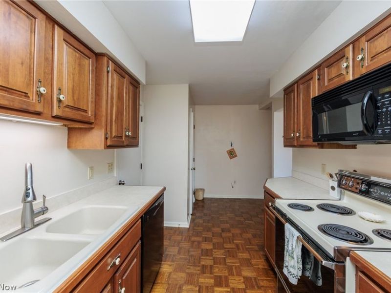 8747 Fox Rest Drive, Brecksville, OH 44141 Photo 24