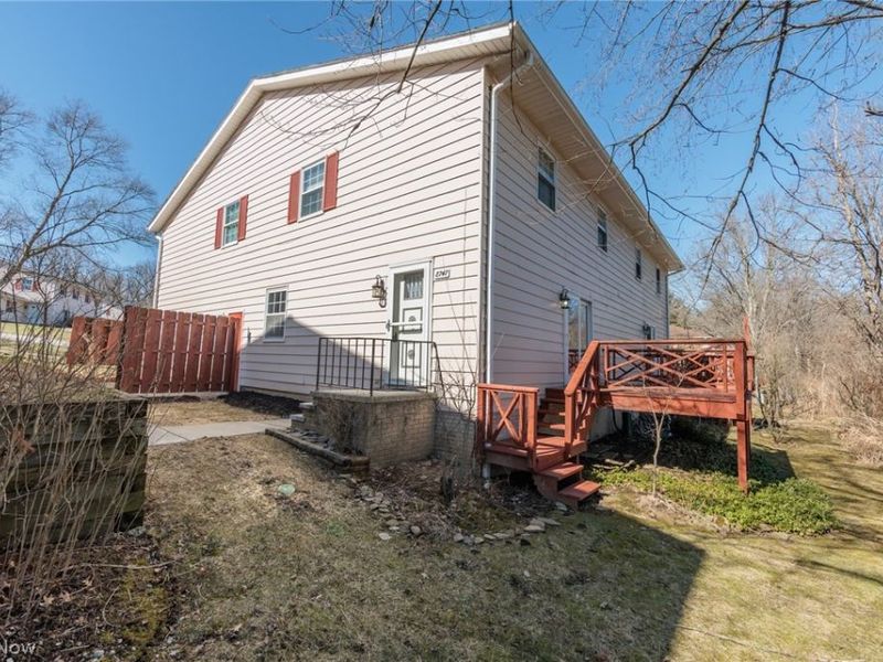 8747 Fox Rest Drive, Brecksville, OH 44141 Photo 4