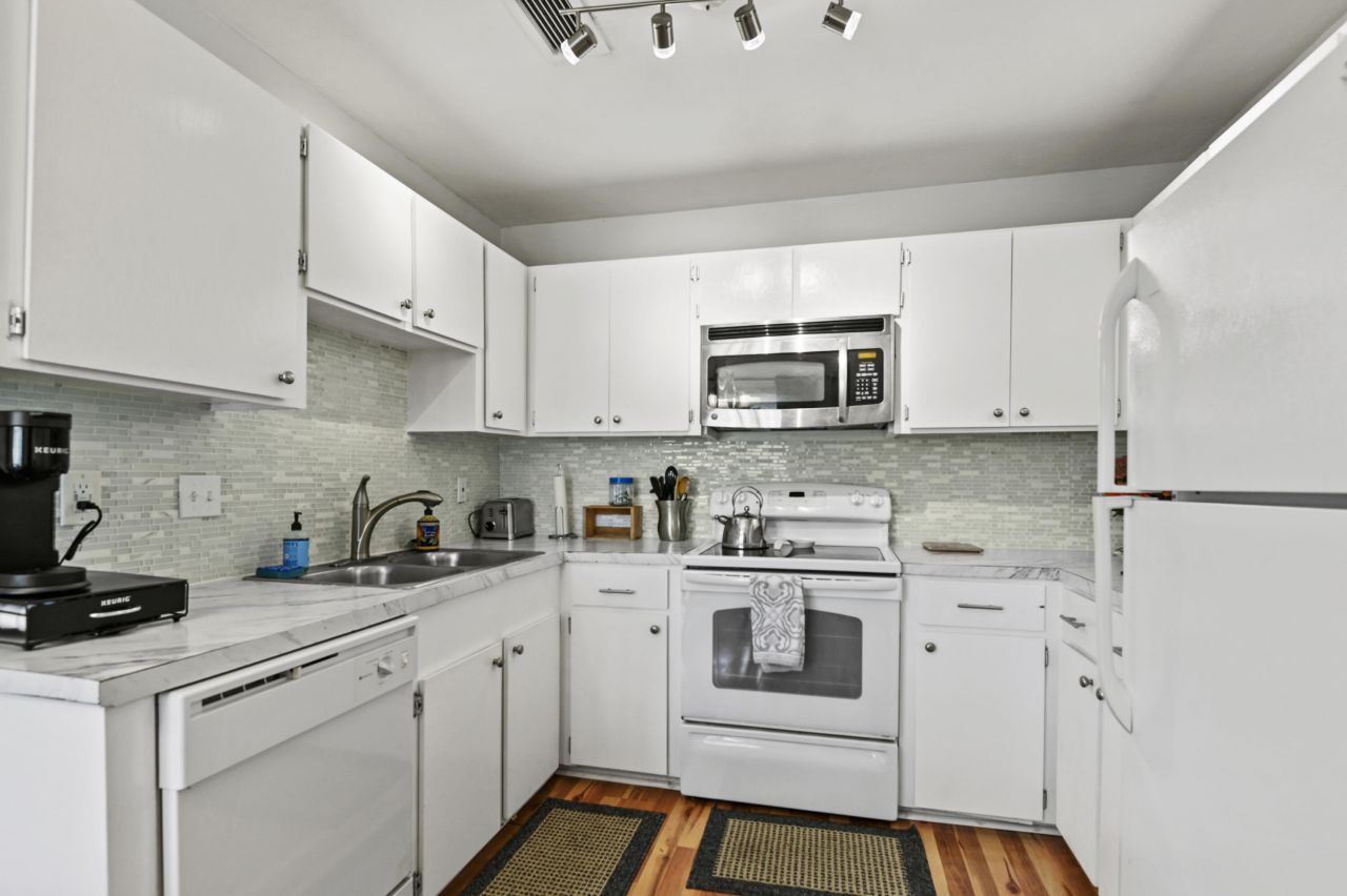 2030 Coldspring Drive Photo 11