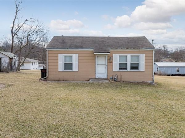 1506 W William Street, Savannah, MO 64485