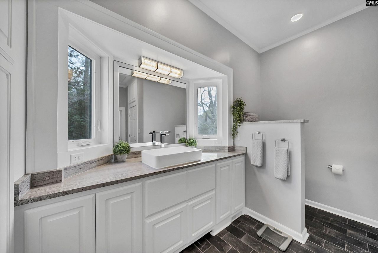 1312 Daly Street  Photo 28