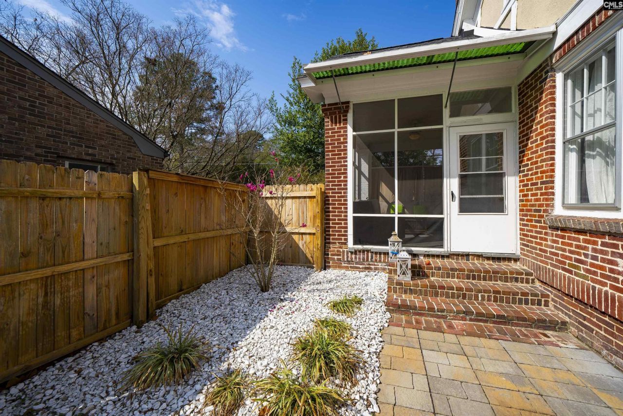 1312 Daly Street  Photo 44