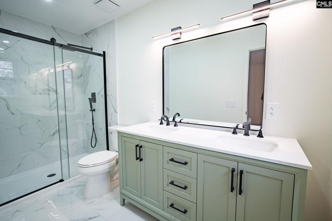 979 Airport Boulevard  Photo 16