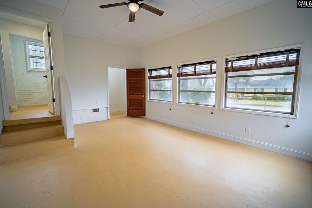 979 Airport Boulevard  Photo 22