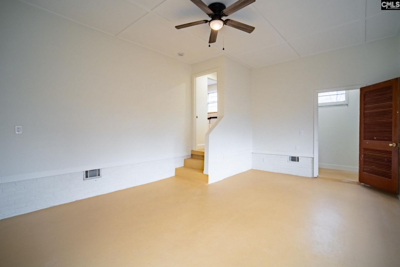 979 Airport Boulevard  Photo 23