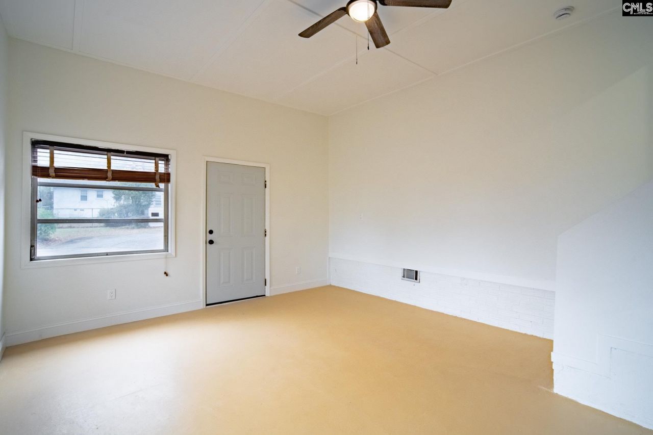 979 Airport Boulevard  Photo 25