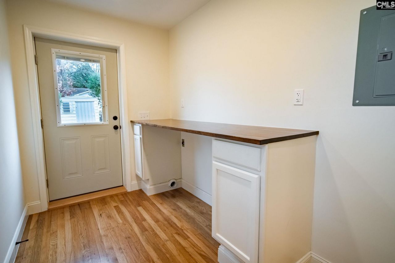 979 Airport Boulevard  Photo 27