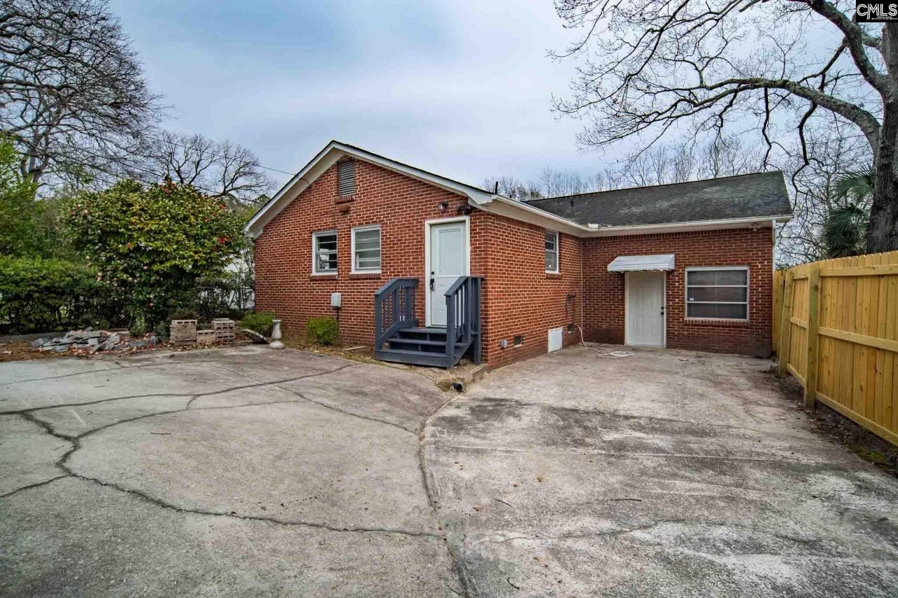 979 Airport Boulevard  Photo 28