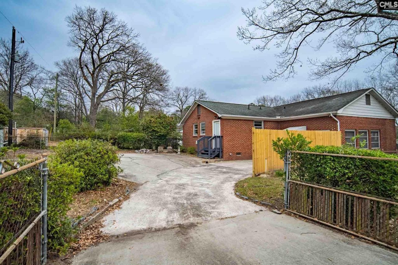 979 Airport Boulevard  Photo 30