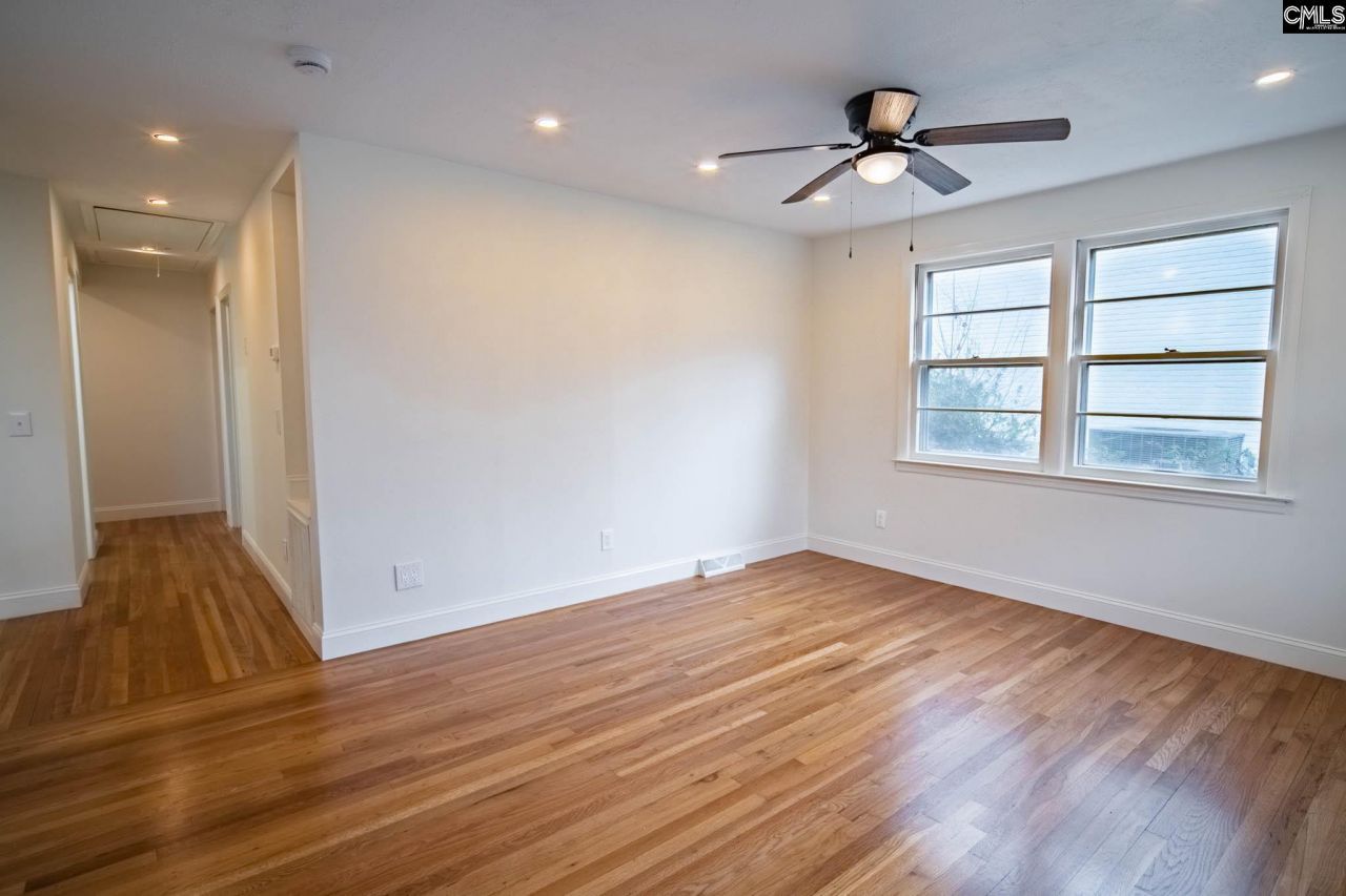 979 Airport Boulevard  Photo 6