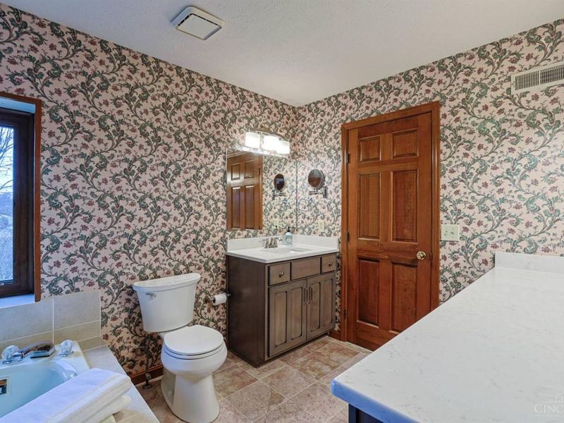 4324 Marcrest Drive, Cincinnati, OH 45211 Photo 22