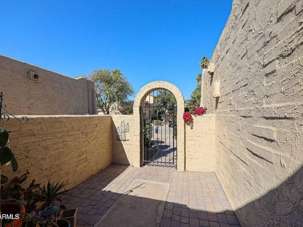 3013 W PHELPS Road, Phoenix, AZ 85053
