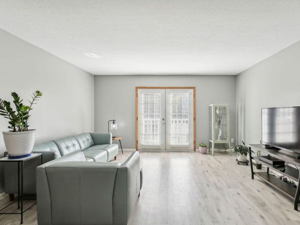 1860 Mcmenemy Street, Unit E, Maplewood, MN 55117