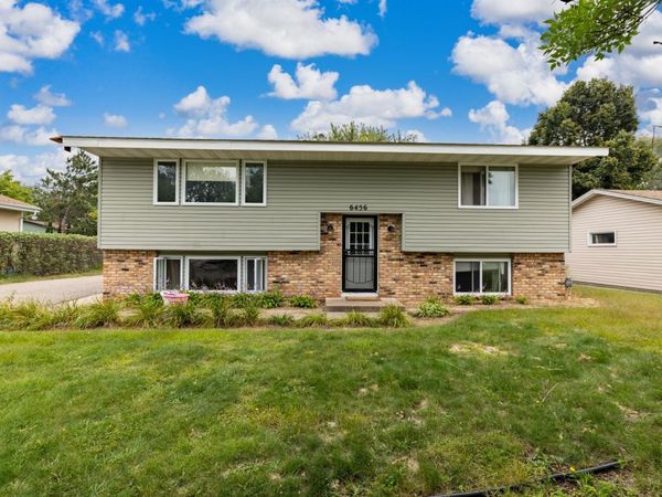 6456 Edgewood Avenue N, Brooklyn Park, MN 55428