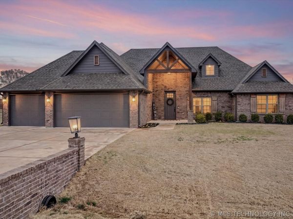 8905 E Commercial Street, Broken Arrow, OK 74014