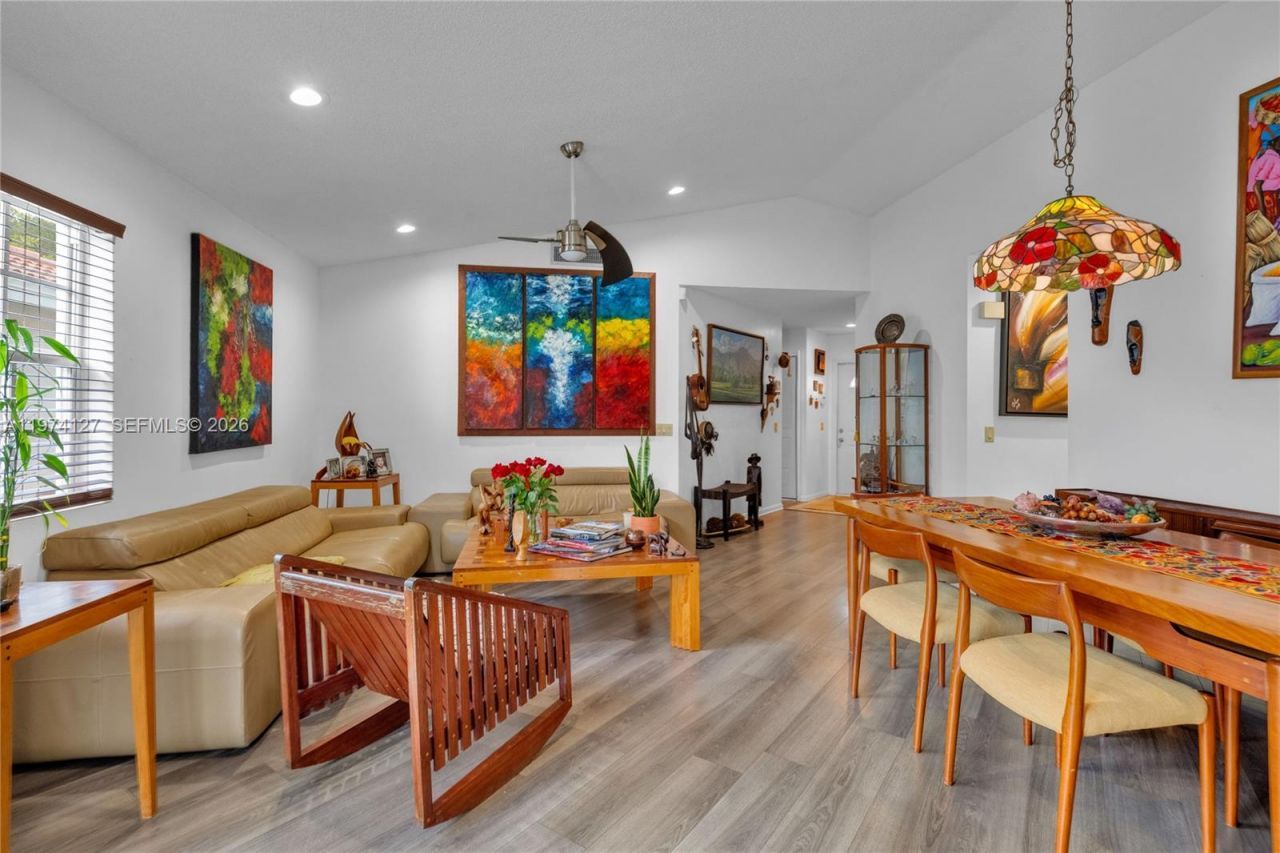 1361 Seagrape Cir , Weston, FL 33326 Photo