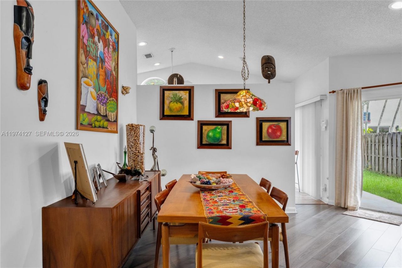 1361 Seagrape Cir , Weston, FL 33326 Photo