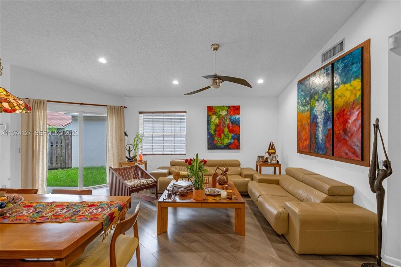 1361 Seagrape Cir , Weston, FL 33326 Photo