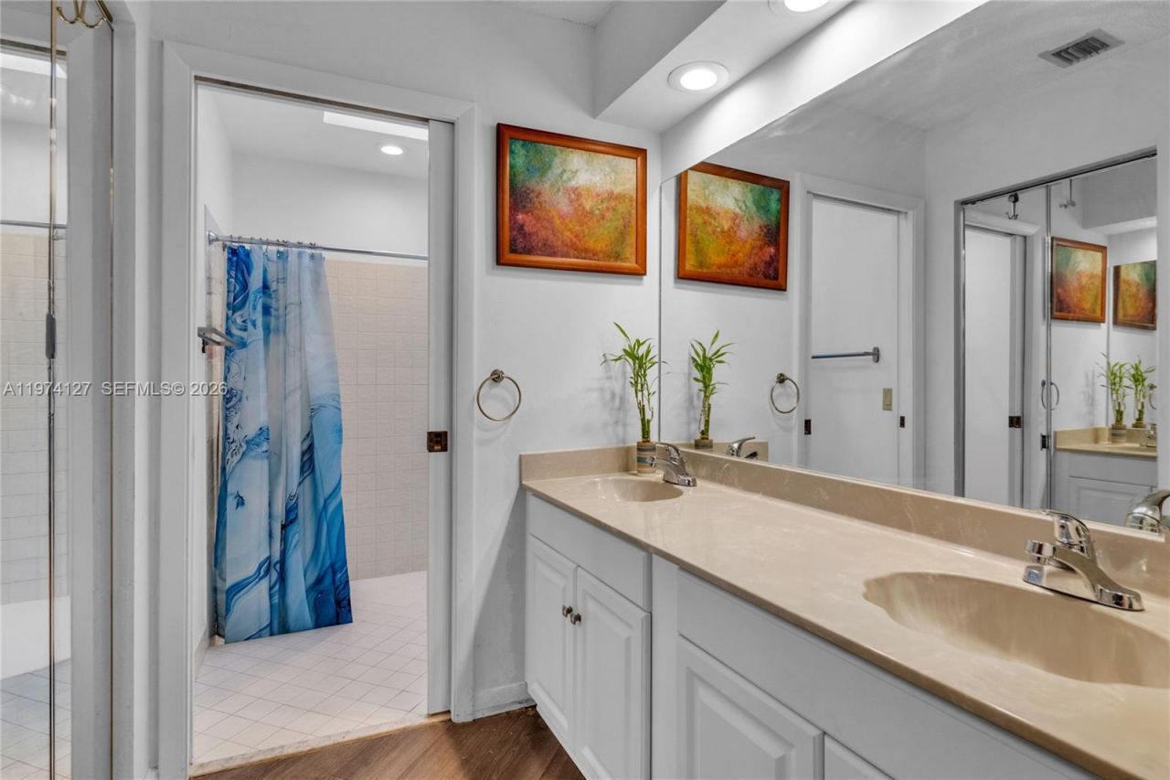 1361 Seagrape Cir , Weston, FL 33326 Photo