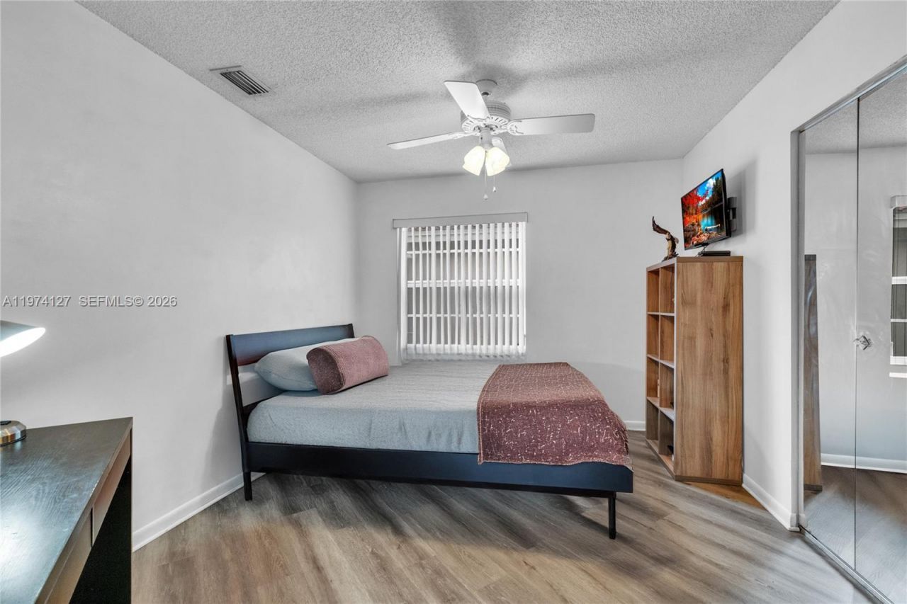 1361 Seagrape Cir , Weston, FL 33326 Photo