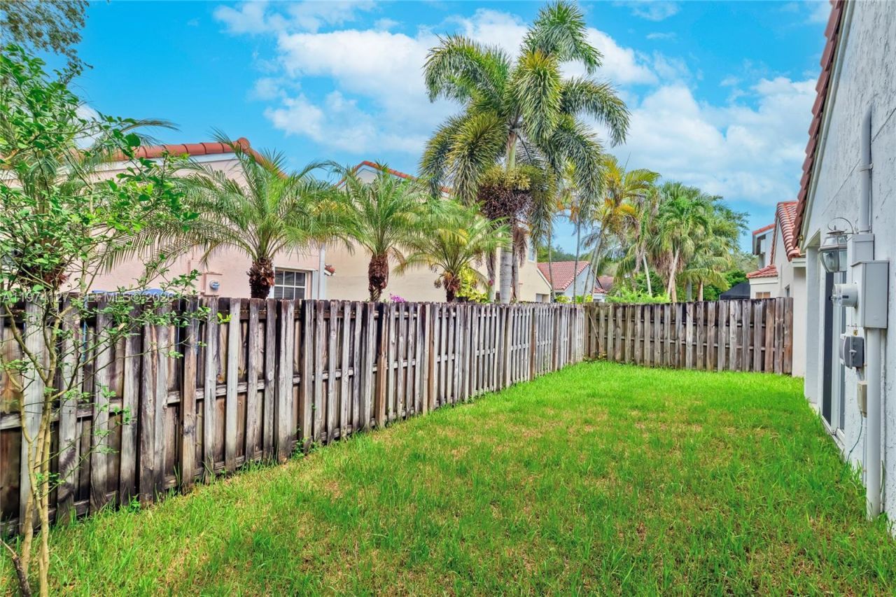 1361 Seagrape Cir , Weston, FL 33326 Photo