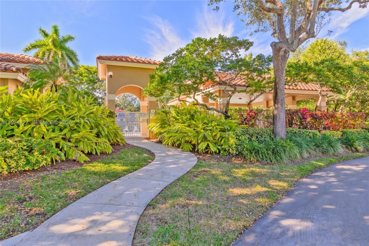 1361 Seagrape Cir , Weston, FL 33326 Photo