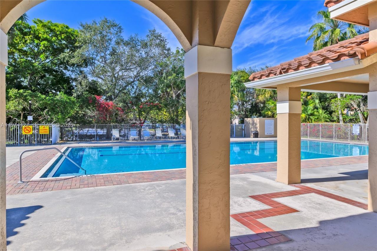 1361 Seagrape Cir , Weston, FL 33326 Photo