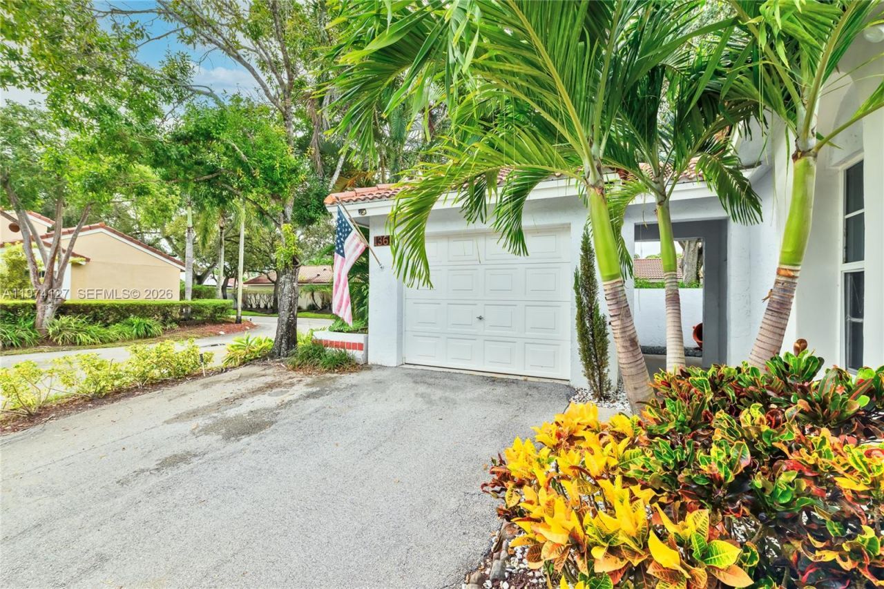 1361 Seagrape Cir , Weston, FL 33326 Photo