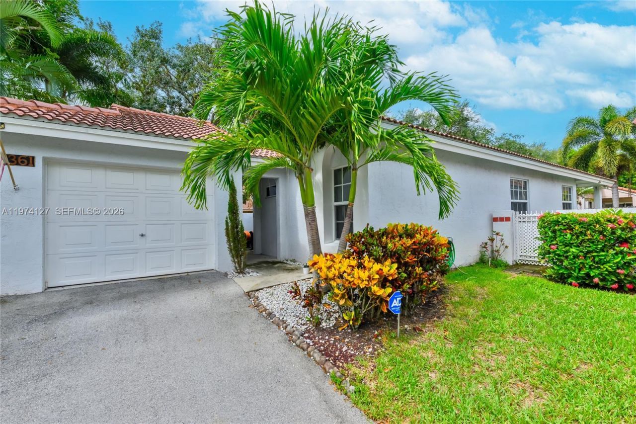 1361 Seagrape Cir , Weston, FL 33326 Photo